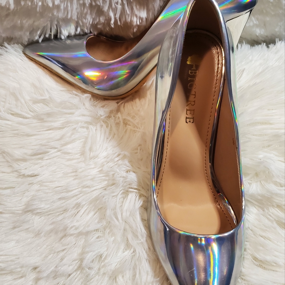 Heels - Picture 4 of 7